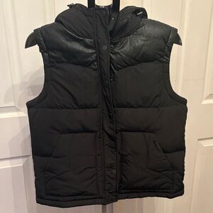 Ariat Women's Black Puffer Vest